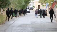 Дъжд от хиляди куршуми: Вражда между две семейства е в основата на стрелбата с жертви и ранени на о. Крит