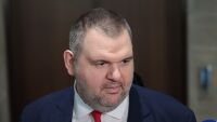 Делян Пеевски към кметовете от ДПС: Не пипайте местните данъци и такси една година
