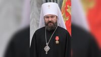 Някога спряган за наследник на патриарх Кирил, но изпаднал в немилост, наруши мълчанието си