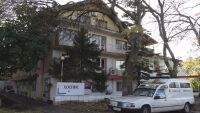 Сигнал за домове на ужасите: Връзвани с въжета възрастни хора, а стая е импровизирана морга