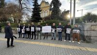 Протест в подкрепа на нападнатия журналист Владимир Перев в Скопие