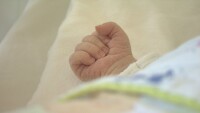 Майка получи условна присъда за малтретиране на бебето си, довело до трайното му увреждане