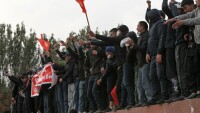 Безредиците в Киргизстан: Извънредно положение след стрелба по бившия президент Атамбаев