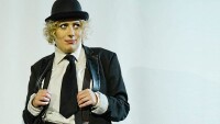 Чаплин с дисаги, бай Ганьо с бомбе – Маргарита Хлебарова в образ  (СНИМКИ+ВИДЕО)