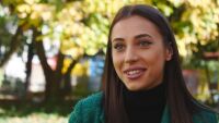 Анжела и другите ангели: Защо едно младо момиче се влюби в професията на социалния работник?