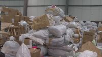 Митничари задържаха тир с фалшиви дрехи и парфюми, представяли ги за прах за пране