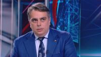 Асен Василев отрече информации за комисиони и кадруване в Агенция 