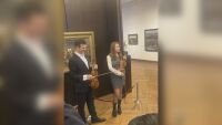 Връчиха едни от най-скъпите цигулки в света на Светлин Русев и Лия Петрова (ВИДЕО)