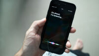 Френската прокуратура разследва гласовия асистент Siri