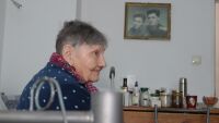 Не е излизала от дома си три години: Жена е блокирана в жилището си (ВИДЕО)