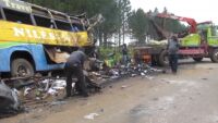Сблъсък между два пътнически автобуса, камион и кола: Понe 46 жертви (ВИДЕО)