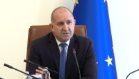 Румен Радев: Не са открити хора от екипажа на потъналия кораб, има само лодка и жилетки