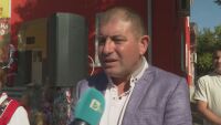 Бяла спретната къщурка с тон тикви отпред: Село Горски Извор днес е столица на тиквите и специалитетите