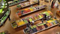 Албания замразява до януари цените на над 200 хранителни и хигиенни продукти