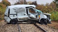 Влак удари автомобил на жп прелез в село Портитовци