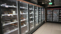 „Трябва да изхвърлим всичко. Огромна загуба на продукти“: Как хакерска атака на хладилници развали тонове храна (ВИДЕО И СНИМКИ)