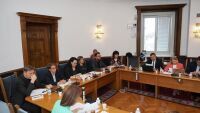 Правната комисия се събира извънредно заради указите за помилване на президента