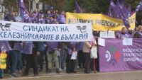 Протест за по-високи доходи: Синдикати и работодатели се срещат с финансовия министър