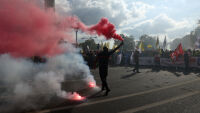 Франция след протестите: Макрон обвини крайнолеви групировки и престъпни банди