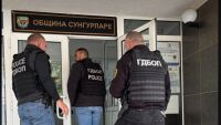 Близки и привърженици на арестувания кмет на Сунгурларе се събират на протест в Бургас