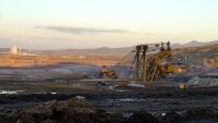 Близо 100 миньори отказват да излязат от въглищна мина за втори пореден ден, недоволни са от заплащането