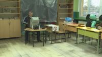 Изборни неволи в Малорад: Машина „хвана паяжини“, избирател изтегли половин метър бюлетина