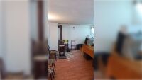 Парчета от тавана паднаха в изборна секция