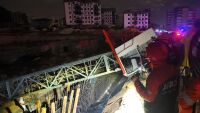 Торнадо в Анталия повали фургони, кран и доведе до смъртта на четирима (ВИДЕО)