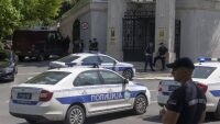 Нападение с ножове пред израелското посолство в Белград: Сърбия обяви най-висока терористична заплаха