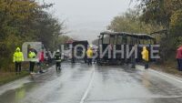 Трагедията край село Масларево: Повечето от студентите са спяли в момента на сблъсъка на автобуса в горящите камиони