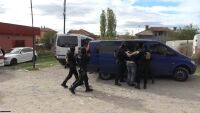 13 задържани при акция в Хасковско: Откриха 20 гама фентанил и 43 килограма канабис (СНИМКИ и ВИДЕО)
