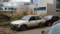 За повече паркоместа: Колата да се смята за изоставена, ако три месеца е без технически преглед