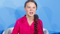 Грета Тунберг и още 200 екологични активисти блокират най-голямата рафинерия в Норвегия