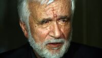 Почина писателят Любомир Левчев