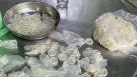 Виетнам: Разбиха нелегален бизнес за продажба на използвани презервативи (ВИДЕО)
