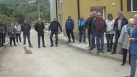 Жители на Брежани на протест срещу откриването на дом за умствено изостанали