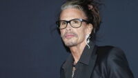 Турнето на Aerosmith: Проблеми с гласните струни на Стивън Тайлър спряха концертите