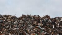 ЕС налага закони срещу хранителните и текстилните отпадъци
