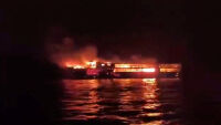 Над 80 са в неизвестност: Ферибот с 134 души на борда се запали, петима загинаха (ВИДЕО)
