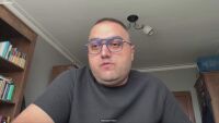 Камерите в училищните тоалетни: Говори директорът, освободен след скандала, но отново назначен