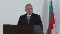 Радев за полицаите на улицата: Имаме прекрасно изглеждащи млади хора, имаме и такива, за които се вижда, че не могат да пробягат и 10 метра