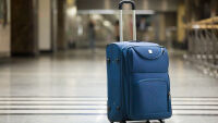 Откриха тялото на 67-годишна жена в куфар пред пожарна в САЩ