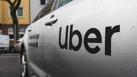 Uber е осъден да плати около 35 млн. евро на семейството на жена, убита, след като шофьор я оставил на магистралата