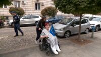 С искане за достъпна среда: Протест на хора с увреждания пред общината в София