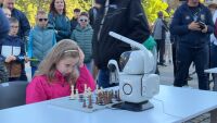 Шахматен дуел с робот: Деца играха на 21 дъски в европейския ден на спорта