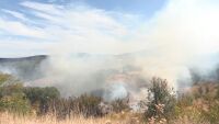 Пожар в Хасковско обхвана 1000 декара, пътят край село Зорница е затворен