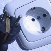 Протест срещу високите сметки за ток: "Мафията свети, хората гаснат"