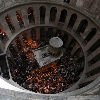 С правителствен самолет от Йерусалим: Благодатният огън ще пристигне в Гърция на Велика събота