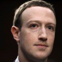 Пристрастяват ли социалните мрежи? Зукърбърг свидетелства пред съда