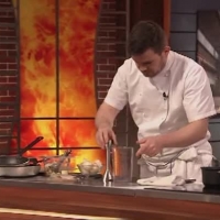 Chef Ивайло Игнатов показва как се обработва риба и как се чупи яйце